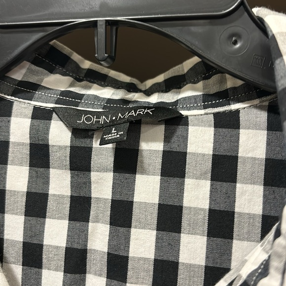 Elegant Black & White Gingham Long Sleeve, Button Front Tunic. - Picture 3 of 4